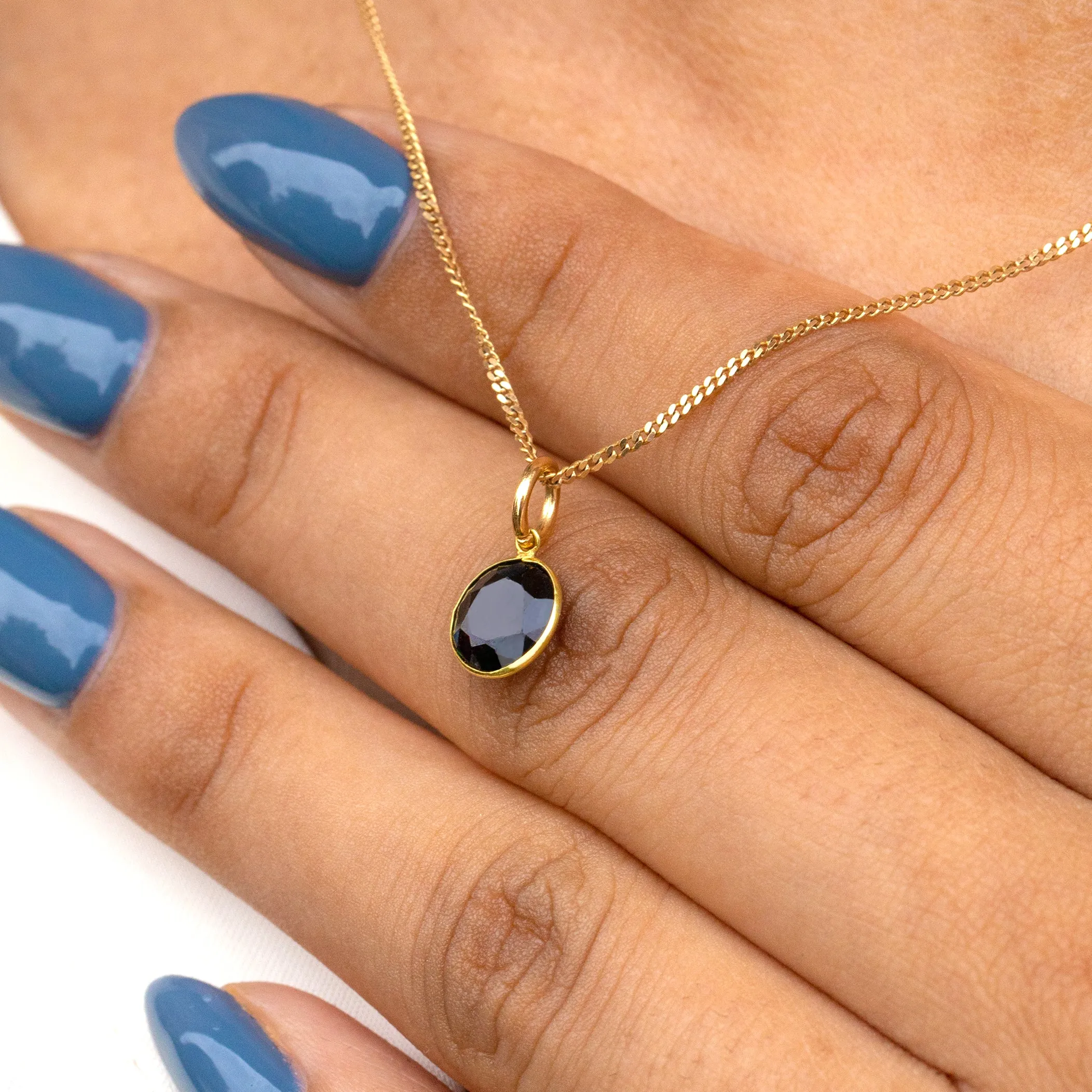 18ct Gold Natural Dark Blue Spinel Bezel-Set Cham, 0.50ct
