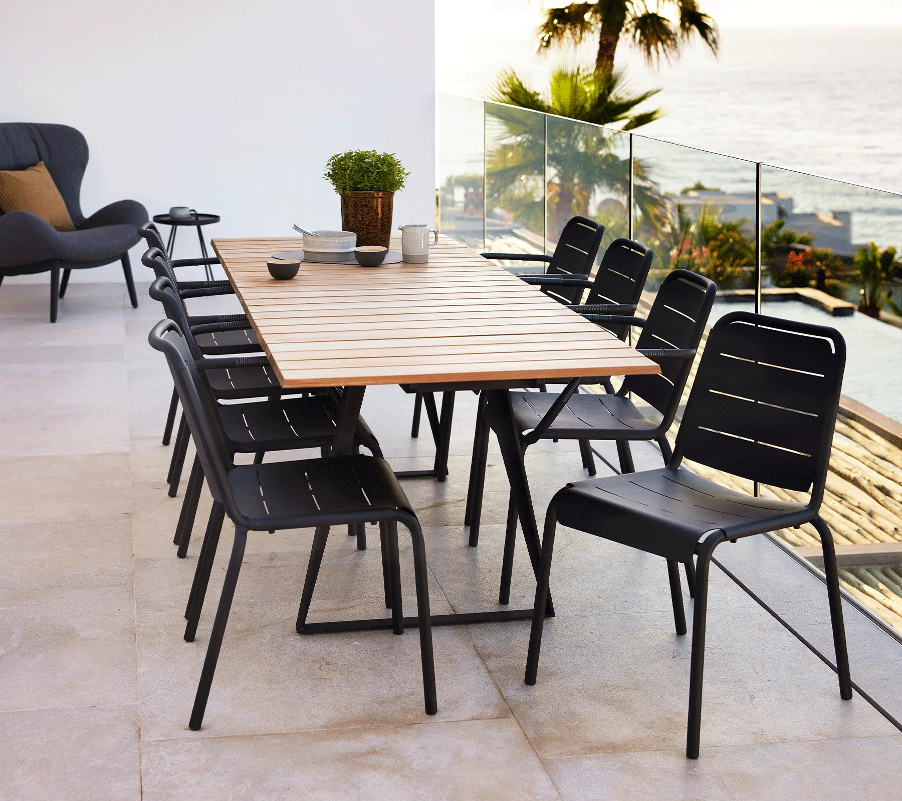 Copenhagen dining table, incl. 2 extension leaves 243x84 cm