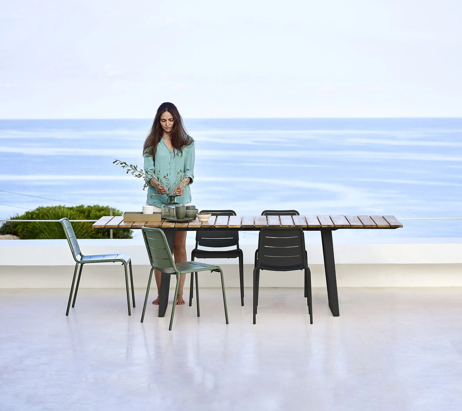 Copenhagen dining table, incl. 2 extension leaves 243x84 cm