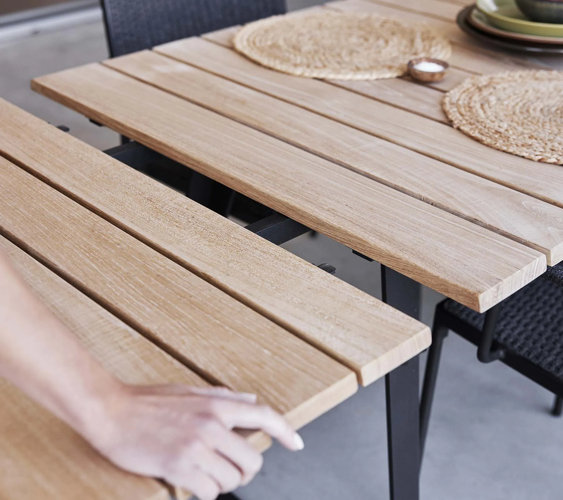 Copenhagen dining table, incl. 2 extension leaves 243x84 cm