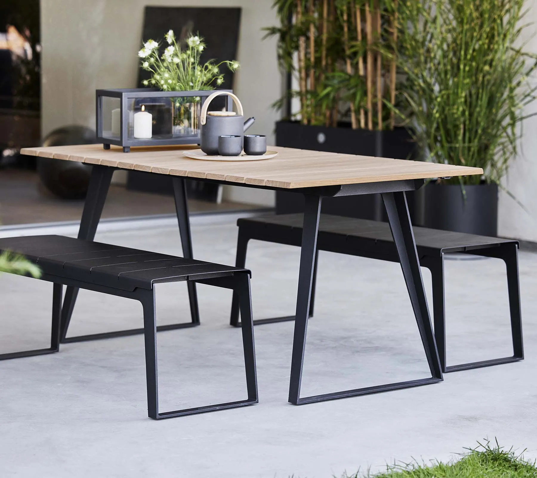 Copenhagen dining table, incl. 2 extension leaves 243x84 cm