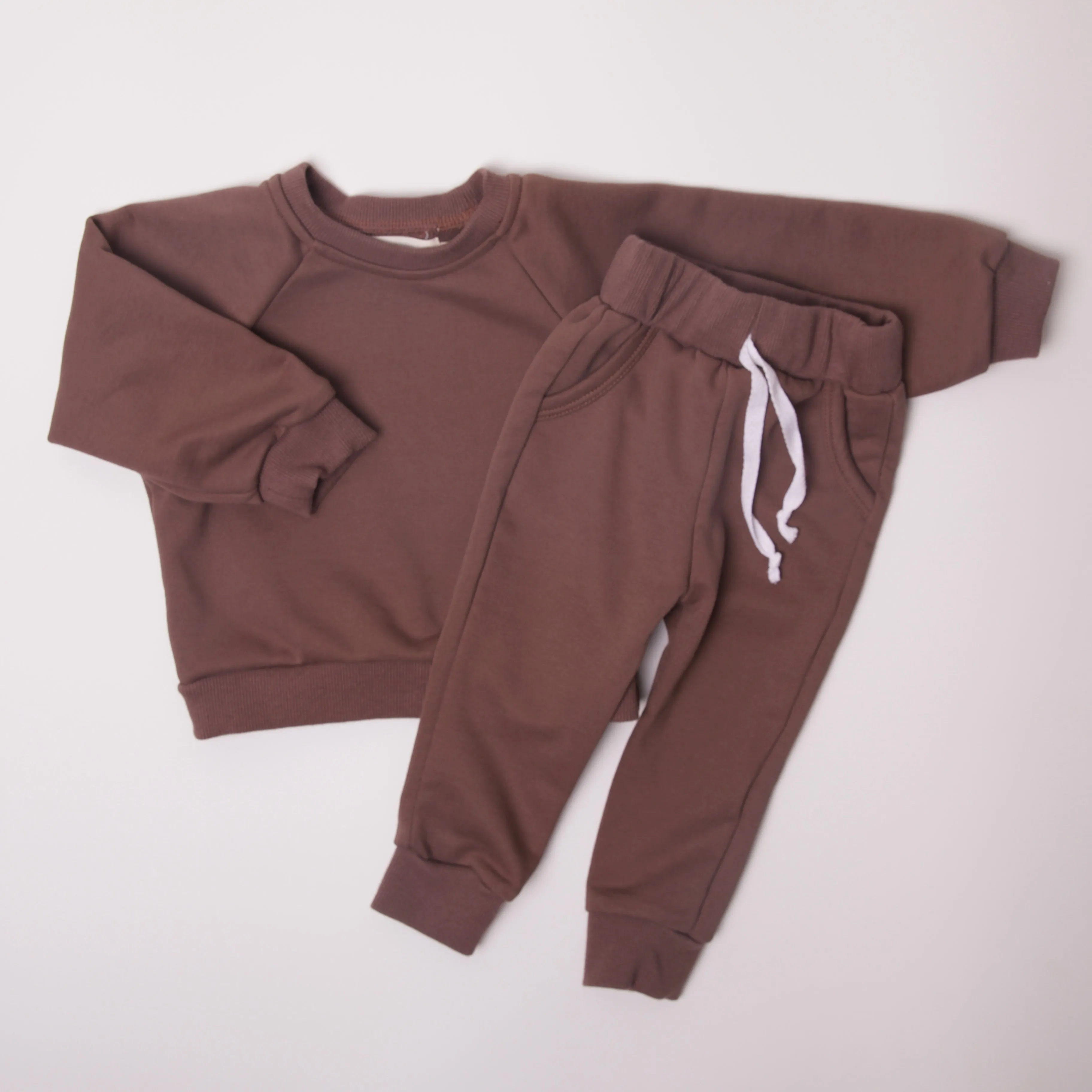 Decker Crew Set in Brown