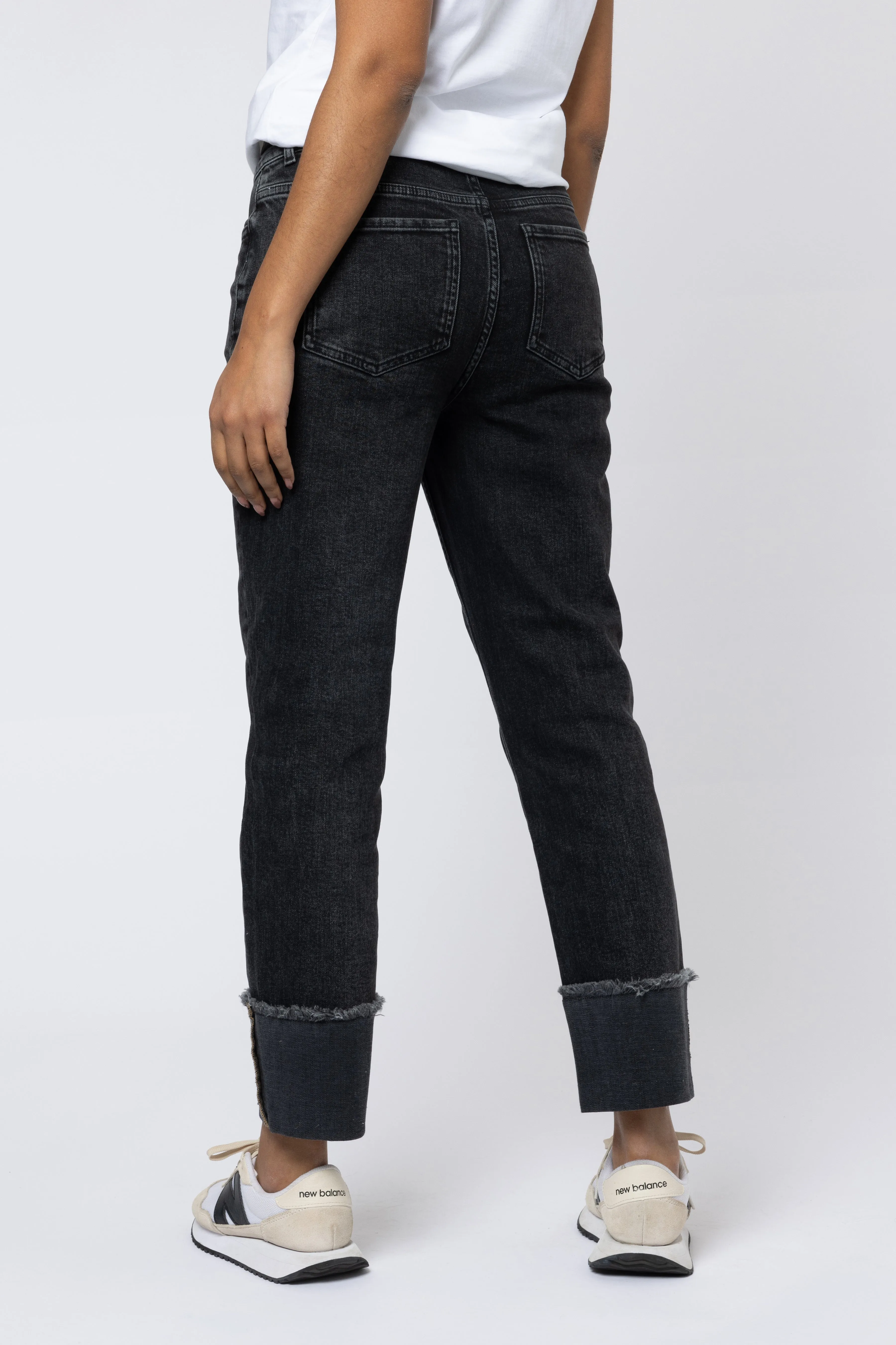 SARAH STRAIGHT LEG JEANS ( WASHED BLACK)