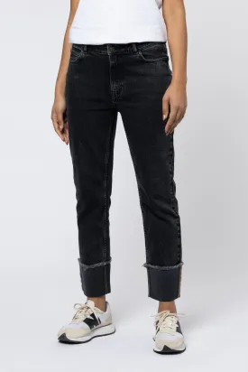 SARAH STRAIGHT LEG JEANS ( WASHED BLACK)