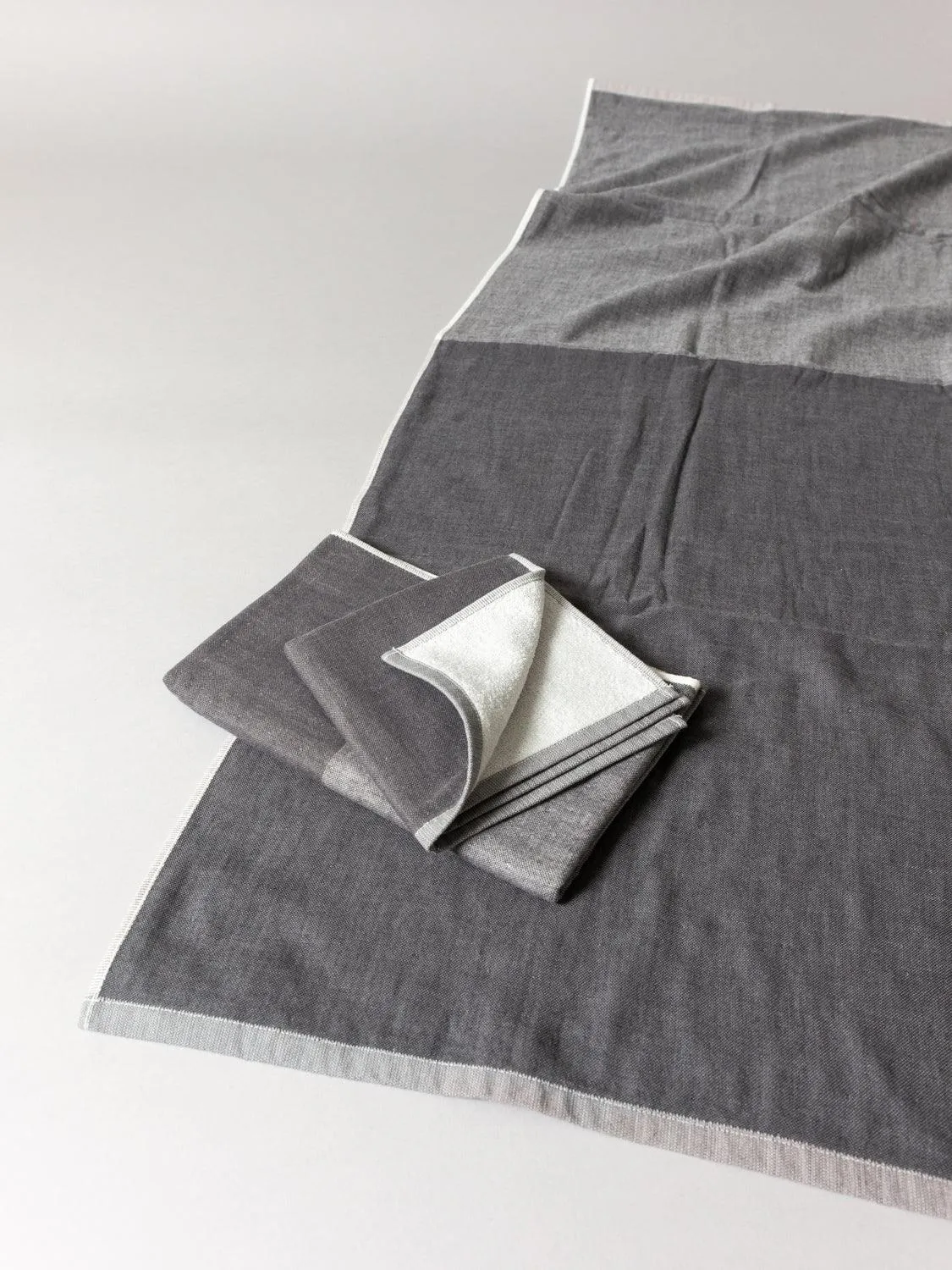 Two-Tone Chambray Towel, Black 2
